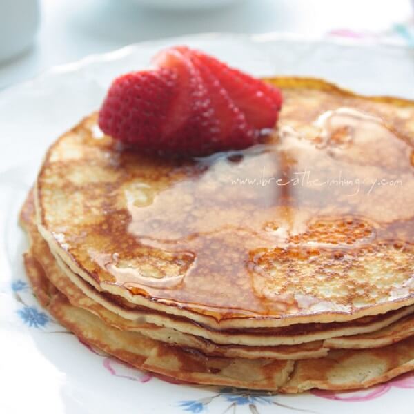 Cream Cheese Pancakes - Low Carb & Gluten Free - Recipe from I Breathe I'm Hungry