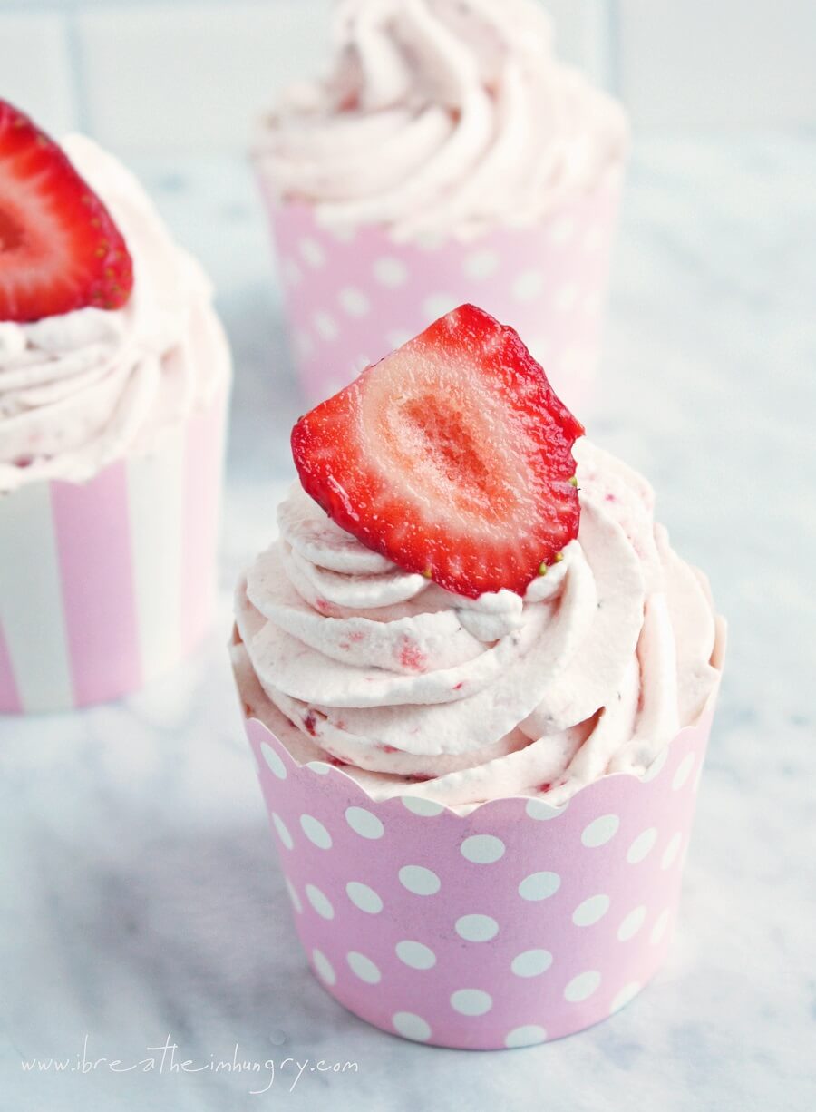 strawberry mug cakes low carb and gluten free