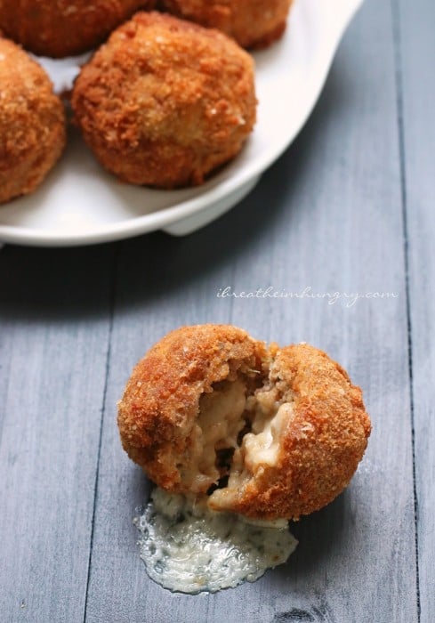 A low carb and gluten free meatball recipe from mellissa sevigny of i breathe im hungry