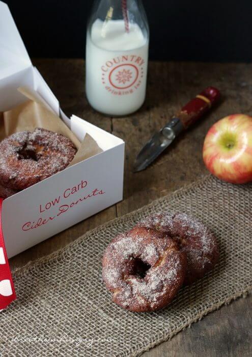 a low carb and paleo friendly apple cider donut recipe from Mellissa Sevigny of I Breathe Im Hungry