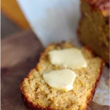 Einfaches Keto-Kumpfbrot - Low-Carb- und Glutenfrei