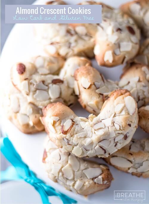 Nobody will believe that these amazing almond crescent cookies are low carb and gluten free! Shhhh....