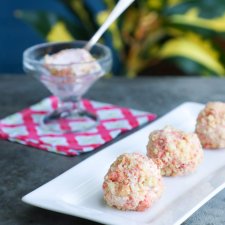 Keto Strawberry Shortcake Ice Cream Balls