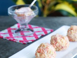 Keto Strawberry Shortcake Ice Cream Balls
