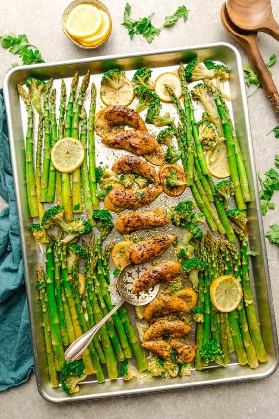 25 Best Keto Sheet Pan Meals - chicken and asparagus