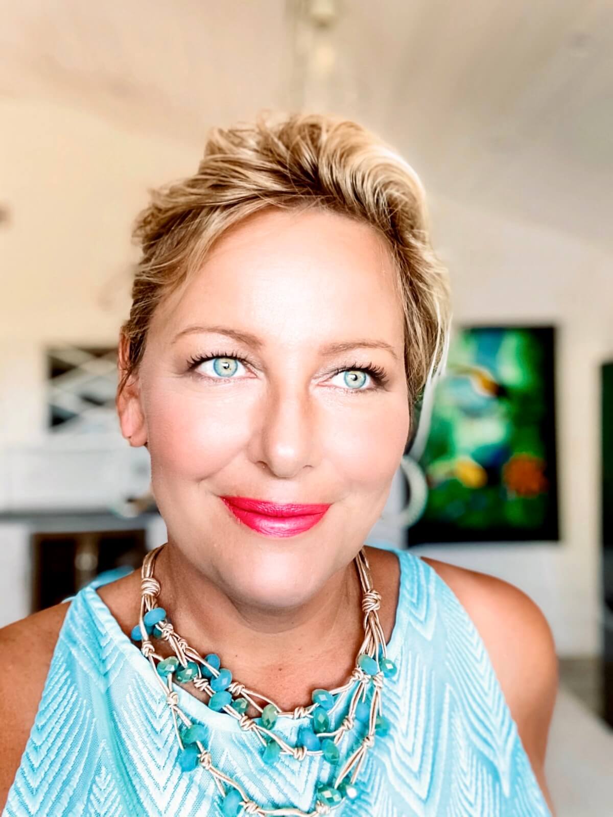 Head Shot photo of Mellissa Sevigny, creator of I Breathe I'm Hungry and author of Keto for Life and Squeaky Clean Keto.